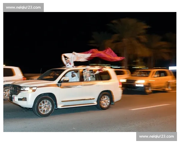 卡塔尔夜空下,中国球迷的红旗飘扬, shout out! 卡塔尔夜空下,中国球迷的红旗飘扬, shout out!