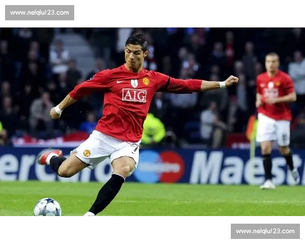 红魔球迷炸锅了！C罗再现天外飞仙，这球进得够嚣张！